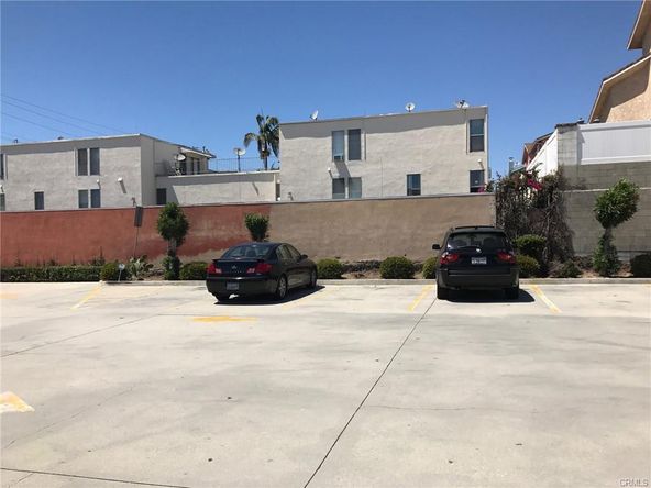 23902 Narbonne Ave, Lomita, CA 90717
